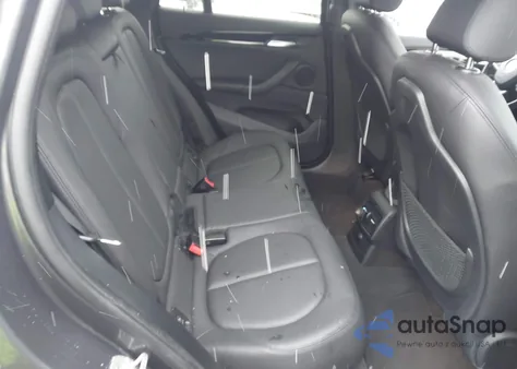 2018 BMW X1 xDrive28I z USA, uszkodzony, nr VIN WBXHT3Z37J4A66716